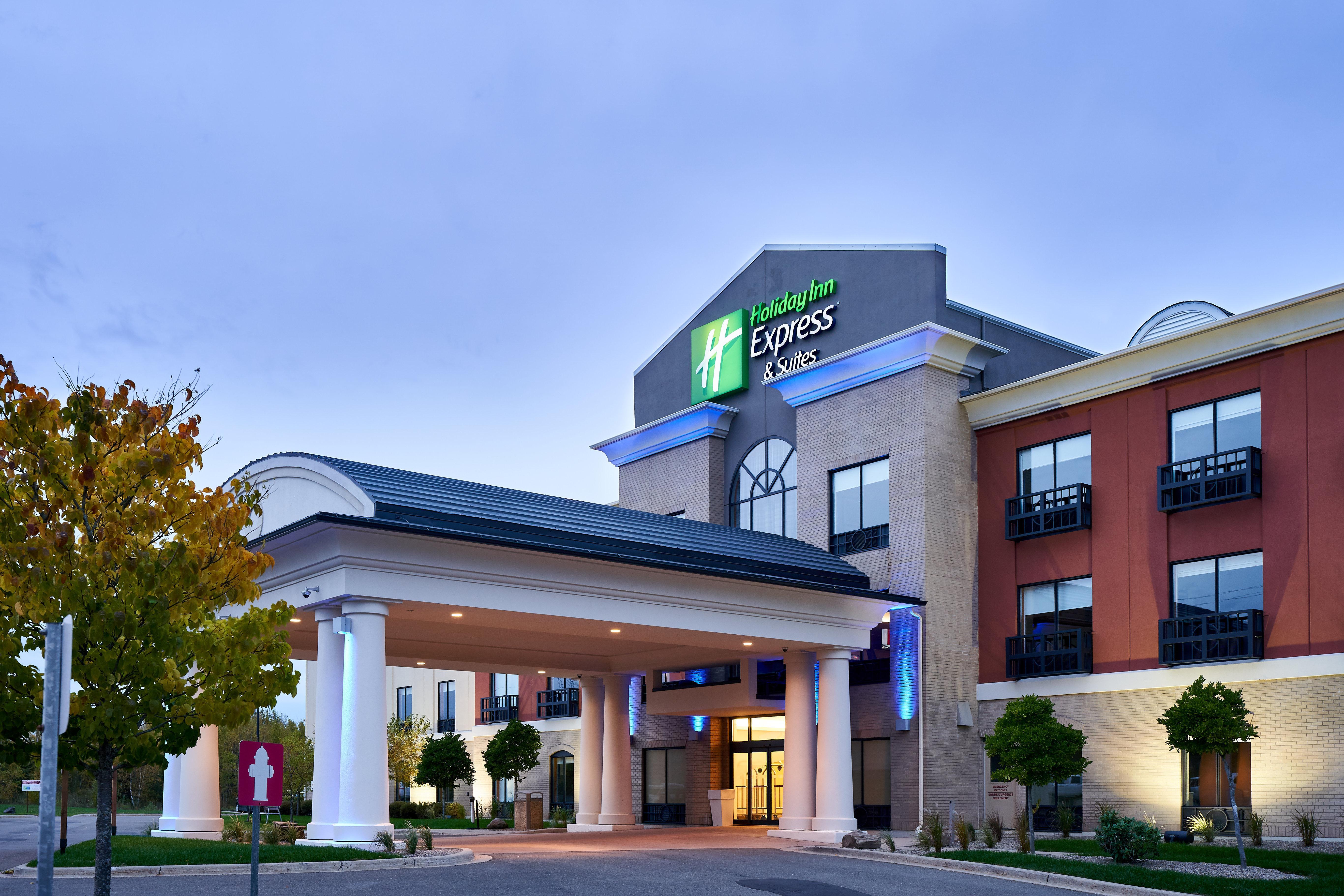 Holiday Inn Express Hotel & Suites Dieppe Airport By Ihg Moncton Exterior photo