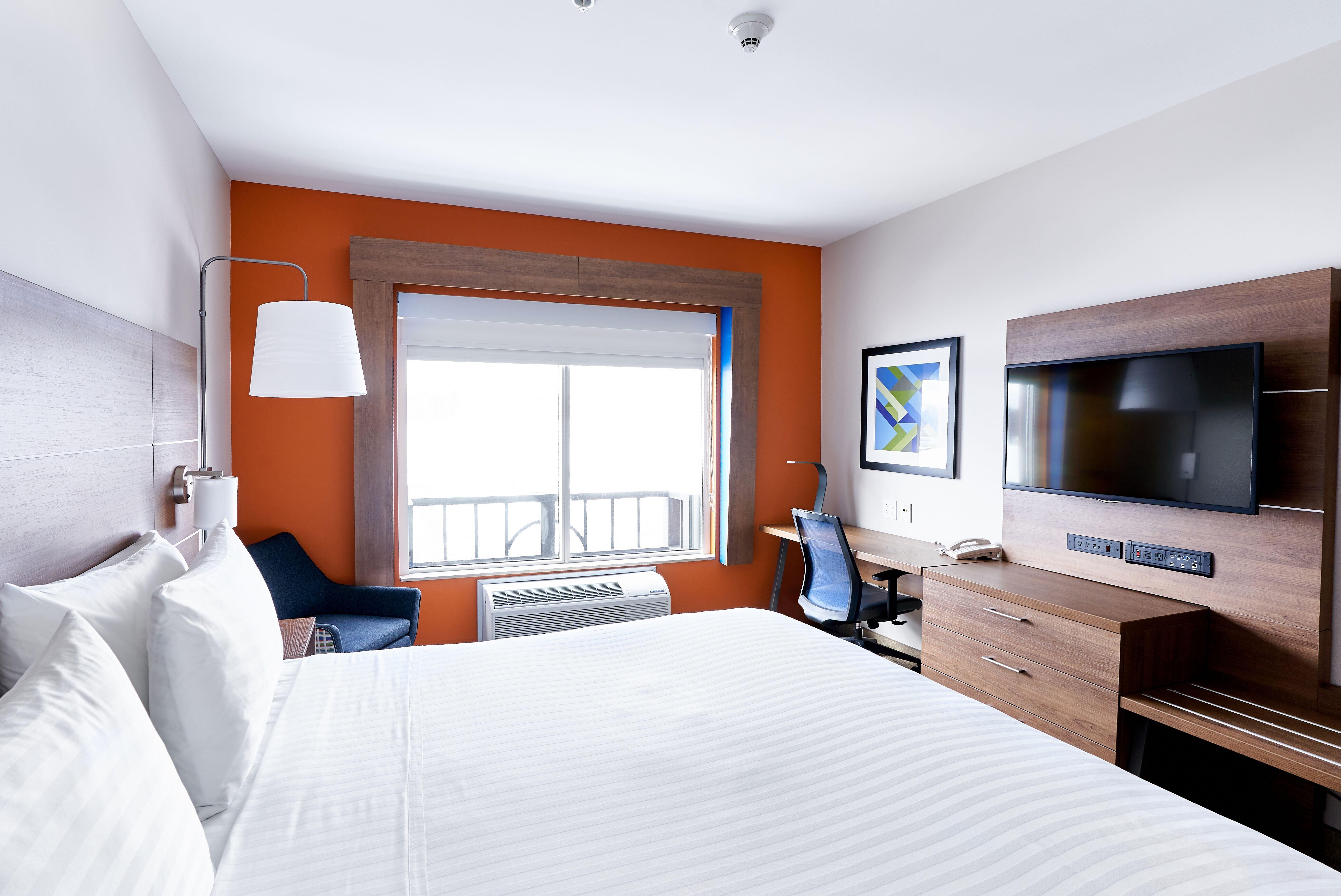 Holiday Inn Express Hotel & Suites Dieppe Airport By Ihg Moncton Exterior photo